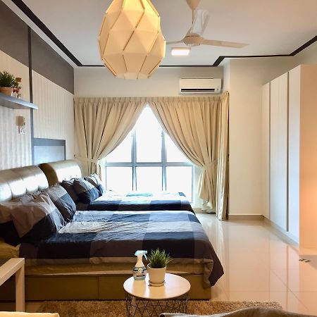 Galleria Equine Park Seri Kembangan Bagian luar foto